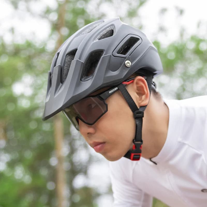 แว่นตาจักรยานเปลี่ยนสีตามแสง UV400